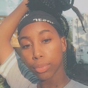 Meet your Posher, Naomi